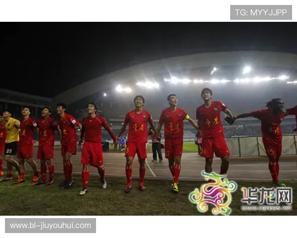 重庆足球抽签结果揭晓引发球迷热议各队备战新赛季信心满满